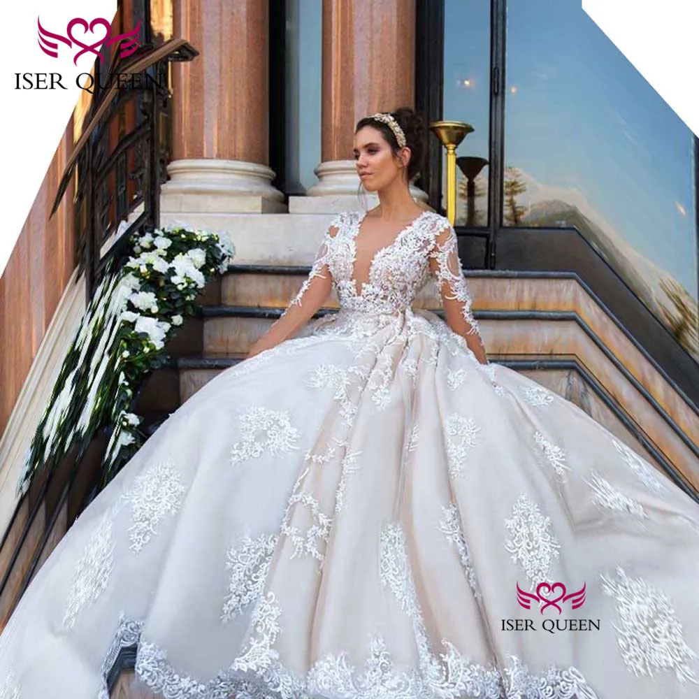 Delicate Embroidery V-neck Long Sleeves Style of Princess Champagne Ball Gown Button Chapel Train brautkleid Button w0571
Delicate Embroidery V-neck Long Sleeves Style of Princess Champagne Ball Gown Button Chapel Train brautkleid Button w0571