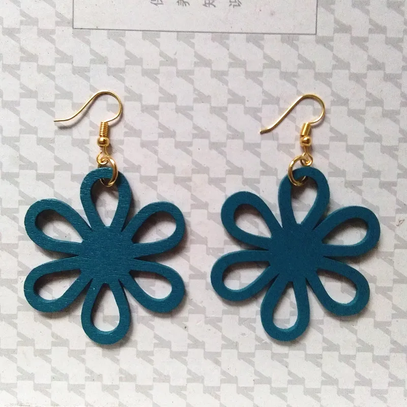 12pair/lot 17 Colors Hollow Carving wood Flower Drop Earrings Handmade Earrings Personality Laser Cut eco Wooden Jewelry
12pair/lot 17 Colors Hollow Carving wood Flower Drop Earrings Handmade Earrings Personality Laser Cut eco Wooden Jewelry
