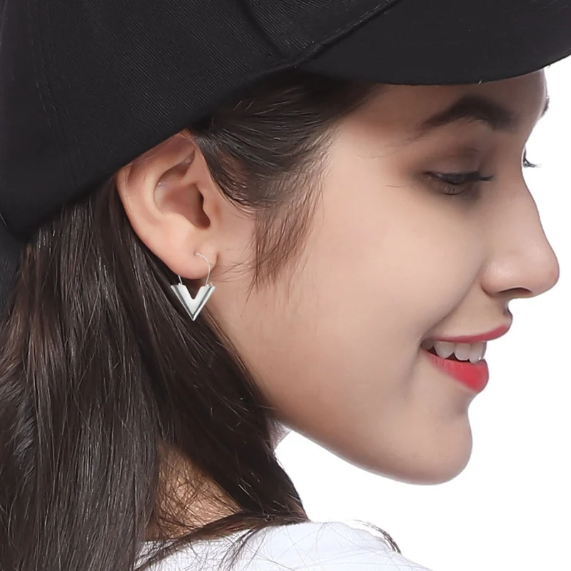 2018 Hot Sale New Fashion Trend Earrings Brincos Letters Simple Metal Wind Letter V Shape Stud Earrings For Women Gift
2018 Hot Sale New Fashion Trend Earrings Brincos Letters Simple Metal Wind Letter V Shape Stud Earrings For Women Gift