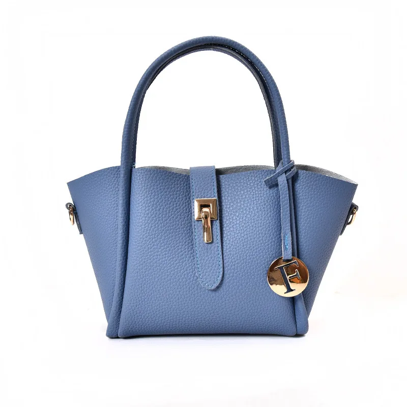 Fashion Spring Soft Faux Fur Women Lady Shoulder Bags Crossbody Messenger Handbags Bolsos Mujer De Marca Famosa 2019 Girl Bags
Fashion Spring Soft Faux Fur Women Lady Shoulder Bags Crossbody Messenger Handbags Bolsos Mujer De Marca Famosa 2019 Girl Bags