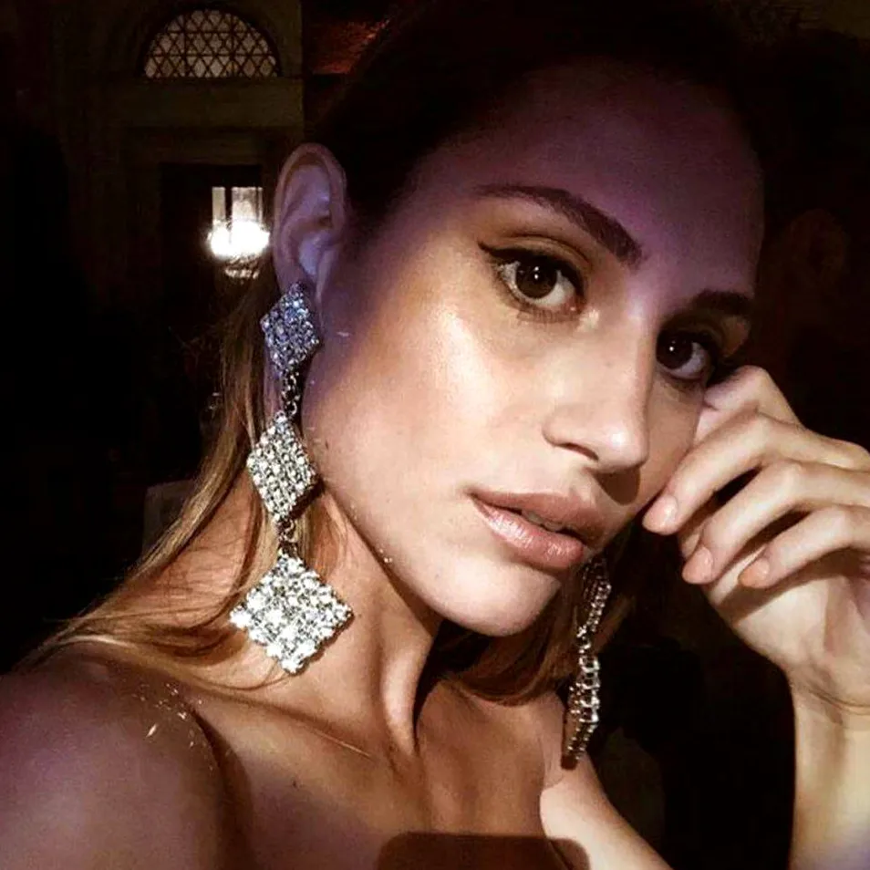 High Quality Shiny Rhinestone Square Charms Drop Dangle Earrings for Women Fashion Brand Bohemian Statement Dangle Earrings
High Quality Shiny Rhinestone Square Charms Drop Dangle Earrings for Women Fashion Brand Bohemian Statement Dangle Earrings