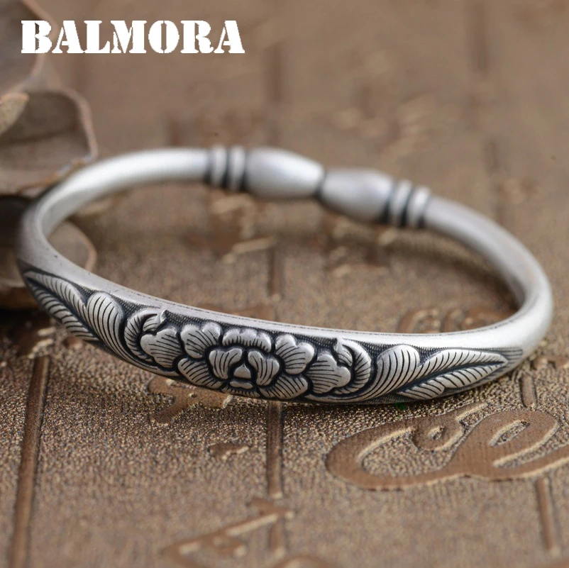 BALMORA 990 Pure Silver Flower Open Bangles for Women Mother Gift Thai Silver Jewelry About 17cm Retro Bracelet Pulsera SZ0117
BALMORA 990 Pure Silver Flower Open Bangles for Women Mother Gift Thai Silver Jewelry About 17cm Retro Bracelet Pulsera SZ0117