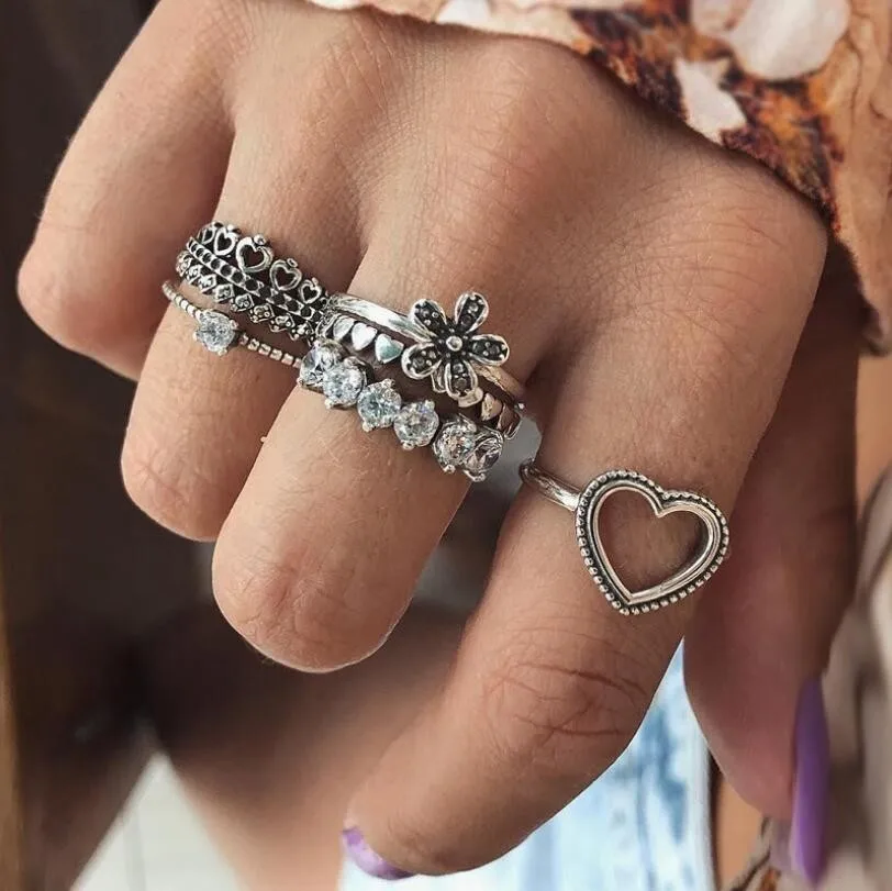 2019 Multi-piece Set Bohemia Rings Fashion Crystal Metal Moon Heart Crown Party Jewely Ring For Women Anillos Mujer Accesorios
2019 Multi-piece Set Bohemia Rings Fashion Crystal Metal Moon Heart Crown Party Jewely Ring For Women Anillos Mujer Accesorios
