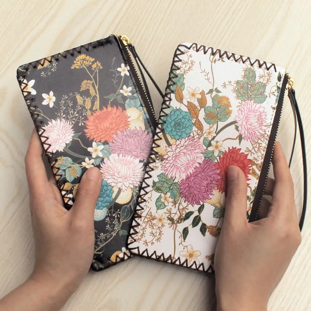 New ladies wrist purse Fashion womens wallets and purses female clutch purse PU leather card holder handmade Sweet flower wallet
New ladies wrist purse Fashion womens wallets and purses female clutch purse PU leather card holder handmade Sweet flower wallet