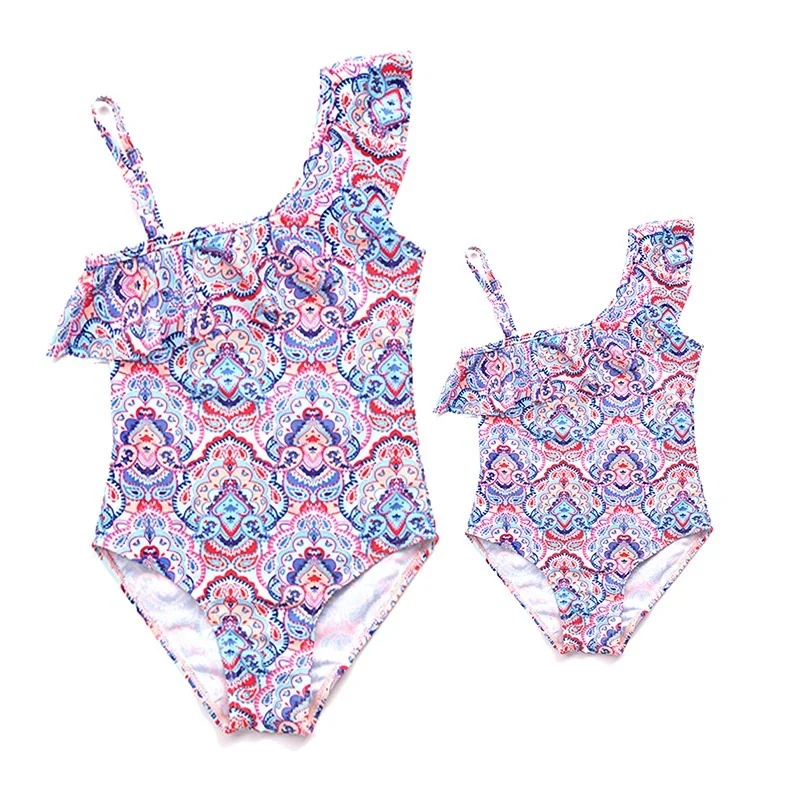2018 NEW Family Match Swimwear Mother and Daughter Lady Kid Mum and Me Bikini Bathing Swimsuit Beachwear Mom and Girls Swimmin
2018 NEW Family Match Swimwear Mother and Daughter Lady Kid Mum and Me Bikini Bathing Swimsuit Beachwear Mom and Girls Swimmin