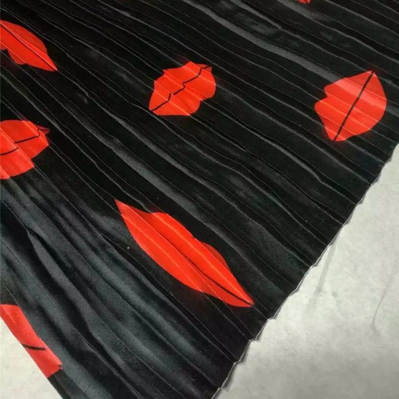 Black Big Striped Lipstick Printing Crushed Imitated Silk Satin Fabric for Skirt Dress Pleated Fabric(streching 1m)
Black Big Striped Lipstick Printing Crushed Imitated Silk Satin Fabric for Skirt Dress Pleated Fabric(streching 1m)