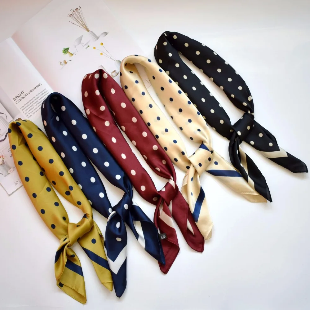 Cartoon Square Head Scarf Women Vintage LICs Hijab Foulard Luxury Brand Scarves Female Dot Plaid Print 2020 Silk LIC For Ladies
Cartoon Square Head Scarf Women Vintage LICs Hijab Foulard Luxury Brand Scarves Female Dot Plaid Print 2020 Silk LIC For Ladies