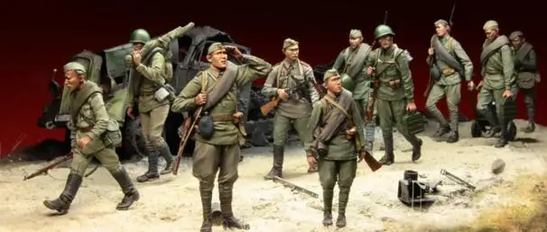 1/35 Resin Figure WWII Red Army Walking Infantry 10pcs/set (no others) Model Kits
1/35 Resin Figure WWII Red Army Walking Infantry 10pcs/set (no others) Model Kits
