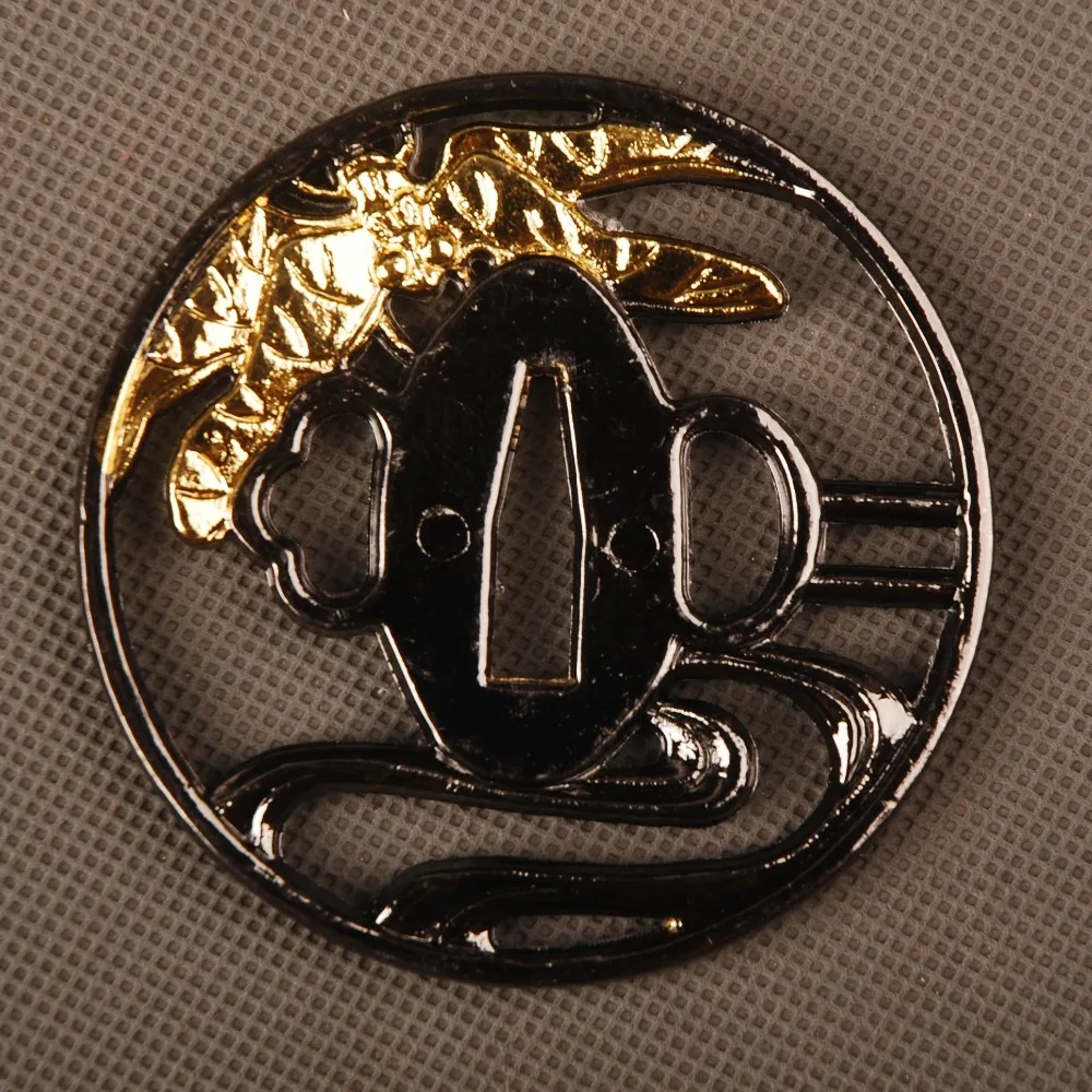 Nice and Delicate Alloy Tsuba Hand Guard for Japanese Sword Samurai Katana or Wakizashi Excellent Sword Fitting Metal Craft
Nice and Delicate Alloy Tsuba Hand Guard for Japanese Sword Samurai Katana or Wakizashi Excellent Sword Fitting Metal Craft