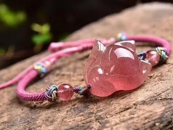 Natural strawberry crystal carving big head small fox fairy single circle bracelet with Milan line stroke peach fox bracelet 
Natural strawberry crystal carving big head small fox fairy single circle bracelet with Milan line stroke peach fox bracelet