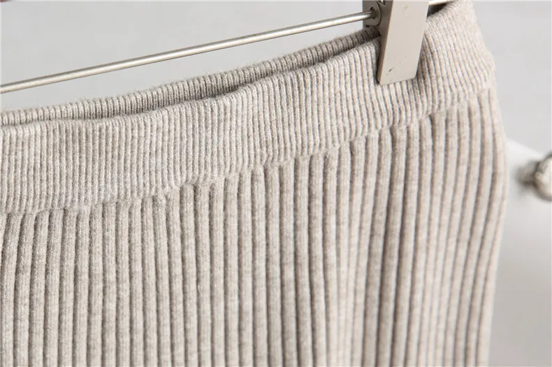 4448829631_2000613867