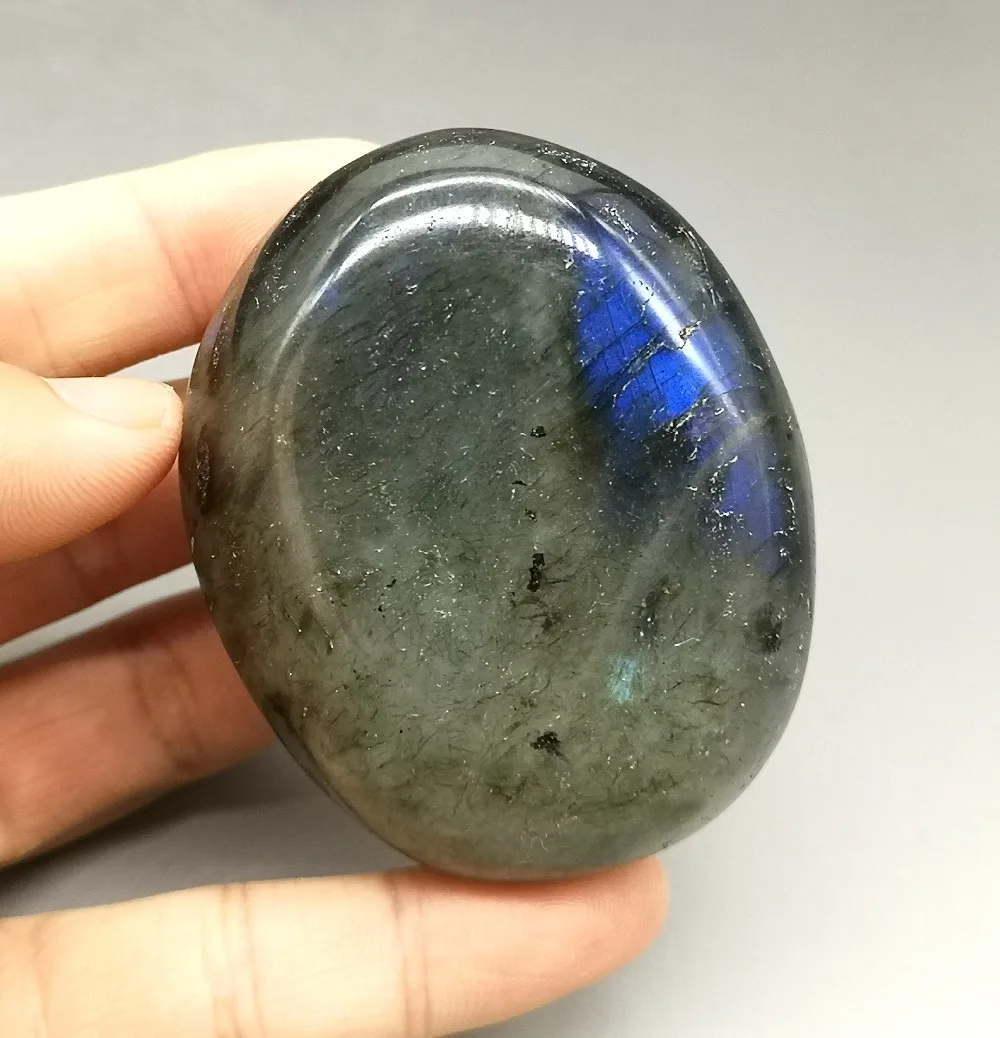 157g Natural mineral specimen Flashy Labradorite Pebble Palm Stone Healing crystal from China
157g Natural mineral specimen Flashy Labradorite Pebble Palm Stone Healing crystal from China