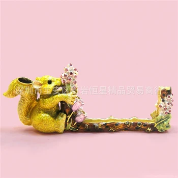 European painting crafts, metal crafts Squirrel pen holder business card ,desktop Decoration home ornaments gift(A455)
European painting crafts, metal crafts Squirrel pen holder business card ,desktop Decoration home ornaments gift(A455)