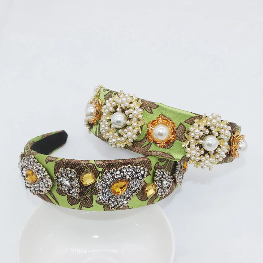 New Baroque headband European and American fashion pearl flower full personality luxury colorful party headband accessories 984
New Baroque headband European and American fashion pearl flower full personality luxury colorful party headband accessories 984