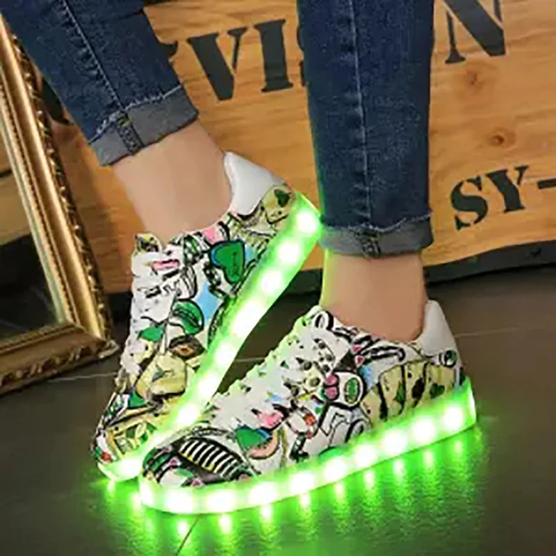 New Summer Led Fiber Optic Shoes for girls boys men women USB Recharge glowing Sneakers Man light up shoes
New Summer Led Fiber Optic Shoes for girls boys men women USB Recharge glowing Sneakers Man light up shoes