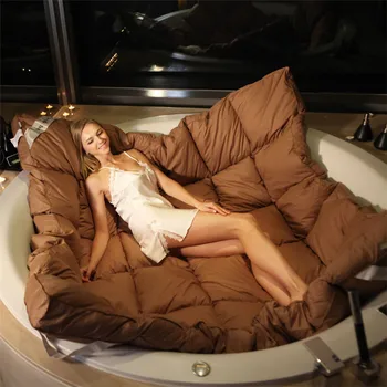 More than 90% white goose down filling 5cm and 10cm thickness Comfortable and warm mattress
More than 90% white goose down filling 5cm and 10cm thickness Comfortable and warm mattress