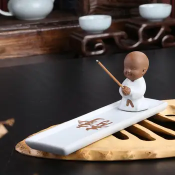 Sitting on four sides Your kiln incense socket Sweet dish There are incense burner The little novice monk monk put incense
Sitting on four sides Your kiln incense socket Sweet dish There are incense burner The little novice monk monk put incense