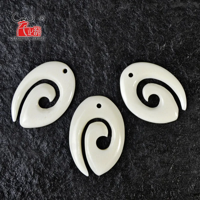 3PCS Handmade Carved Yak Bone Spiral Maori Pendant New Zealand Style Bone white Beads DIY Jewelry Accessory 33mmX22mm
3PCS Handmade Carved Yak Bone Spiral Maori Pendant New Zealand Style Bone white Beads DIY Jewelry Accessory 33mmX22mm