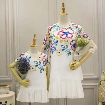 Mother Daughter Dresses 2018 Mommy Girl Floral Embroidery Matching Twinning Party Dress Family Look Outfits Girl Mom Clothing
Mother Daughter Dresses 2018 Mommy Girl Floral Embroidery Matching Twinning Party Dress Family Look Outfits Girl Mom Clothing