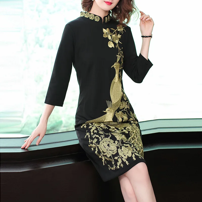 Luxury Women Peacock Floral Embroidery Vintage Pencil Bodycon Dress Autumn Stand Collar OL Work Elegant Dress Plus Size M-3XL
Luxury Women Peacock Floral Embroidery Vintage Pencil Bodycon Dress Autumn Stand Collar OL Work Elegant Dress Plus Size M-3XL