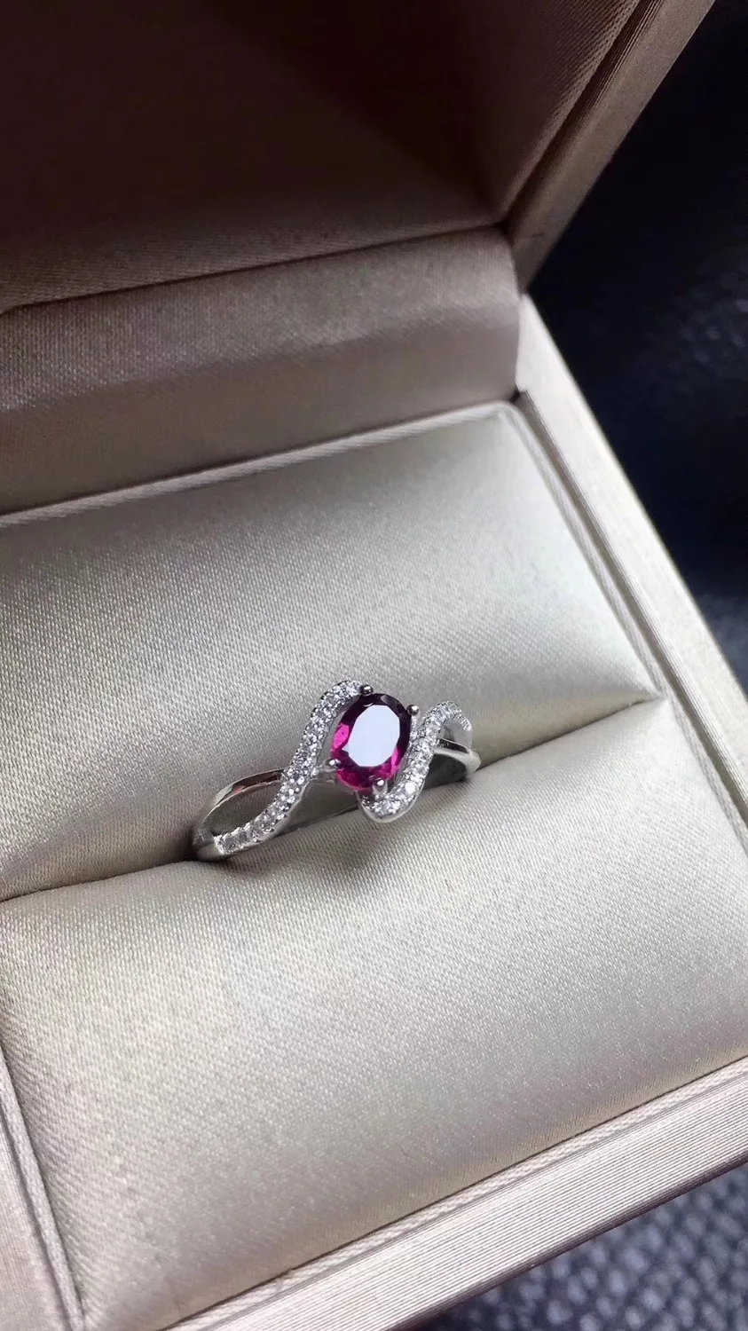 Natural red garnet Ring S925 Silver Natural Gemstone Fashion Elegant Surround cross Ring Women's wedding Rings Jewelry
Natural red garnet Ring S925 Silver Natural Gemstone Fashion Elegant Surround cross Ring Women's wedding Rings Jewelry