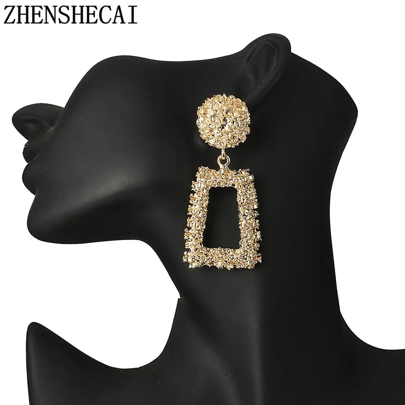 Big Vintage Earrings for women gold color Geometric statement earring 2018 metal earring Hanging fashion jewelry trend
Big Vintage Earrings for women gold color Geometric statement earring 2018 metal earring Hanging fashion jewelry trend