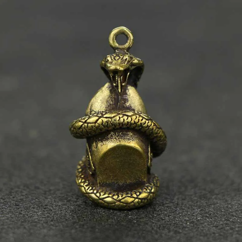 Handicraft Snake Pendant Decoration Accessories Figurines Miniature Mini Vintage Pure Brass Ornament Keychain Hanging Durable
Handicraft Snake Pendant Decoration Accessories Figurines Miniature Mini Vintage Pure Brass Ornament Keychain Hanging Durable