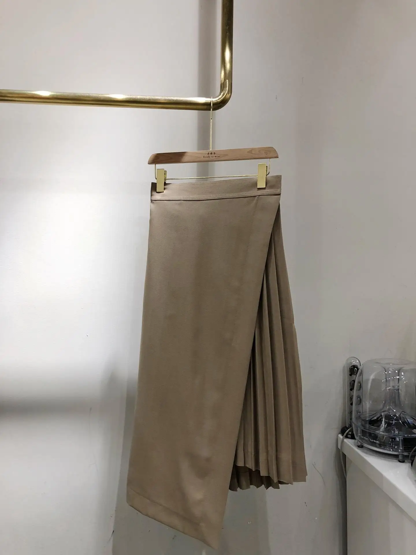 2019 new ladies fashion sexy solid color pleated skirt 0716 
2019 new ladies fashion sexy solid color pleated skirt 0716