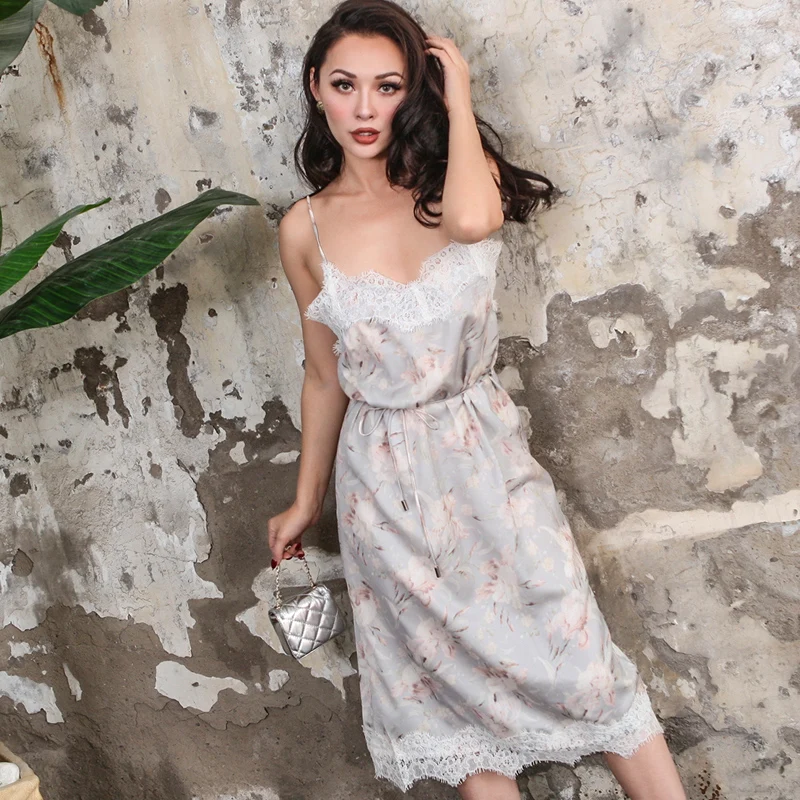 2018 Summer Elegant Pajama Stylish Lace Dress Loose Type Floral Printed Dress Thin Fabric Spaghetti Straps Dress
2018 Summer Elegant Pajama Stylish Lace Dress Loose Type Floral Printed Dress Thin Fabric Spaghetti Straps Dress