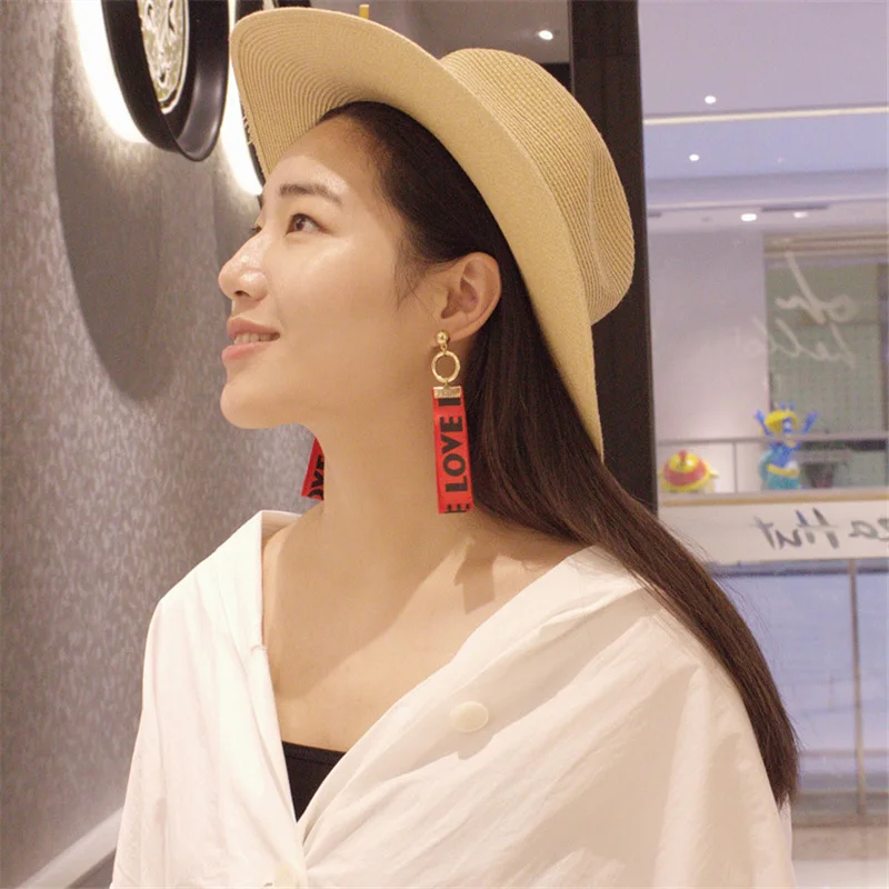 2018 Fashion jewelry exaggerated long earrings wide needle love letter round double pendant earrings female elegant earrings
2018 Fashion jewelry exaggerated long earrings wide needle love letter round double pendant earrings female elegant earrings