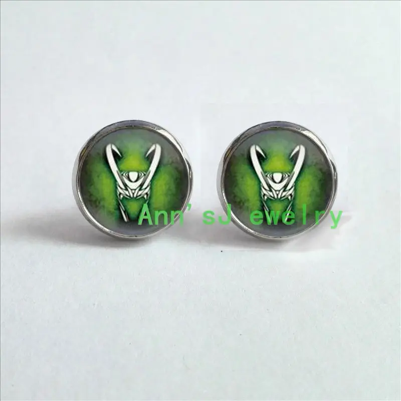 HZ4-00138 1pair Loki stud earrings God of Mischief Earrings jewelry ear nail glass Cabochon Earrings
HZ4-00138 1pair Loki stud earrings God of Mischief Earrings jewelry ear nail glass Cabochon Earrings