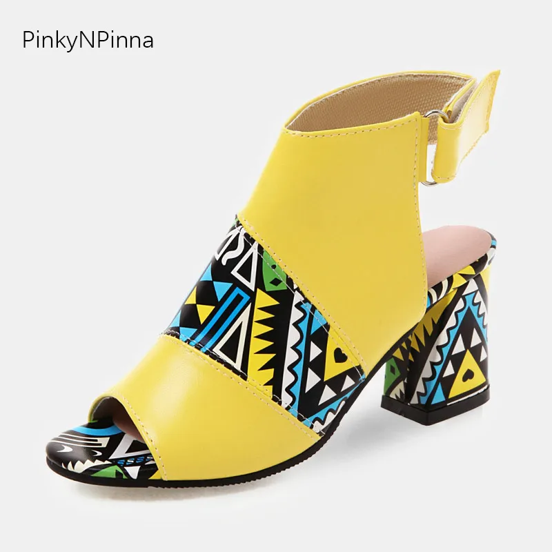 Designer women fashion mules pumps peep toe slingback abstract totem vibrant color chunk high heels party street plus size shoes
Designer women fashion mules pumps peep toe slingback abstract totem vibrant color chunk high heels party street plus size shoes