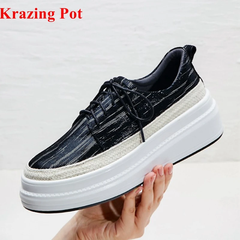 2018 new Krazing pot sheep leather flat platform comfortable sneakers round toe lace up mixed color casual Vulcanized shoes L6f2
2018 new Krazing pot sheep leather flat platform comfortable sneakers round toe lace up mixed color casual Vulcanized shoes L6f2