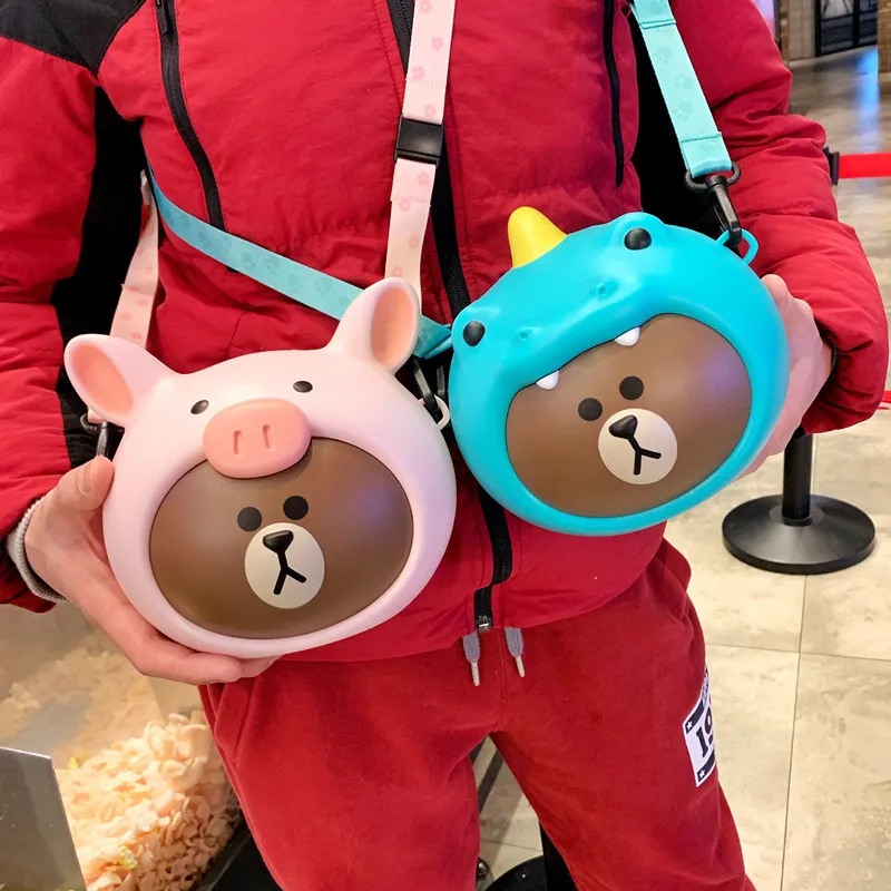 1pc Kawaii Cartoon Brown Bear cosplay animal pig action figure storage bags shoulders bag For Boys Girls Kids Gifts 17*18*15cm
1pc Kawaii Cartoon Brown Bear cosplay animal pig action figure storage bags shoulders bag For Boys Girls Kids Gifts 17*18*15cm