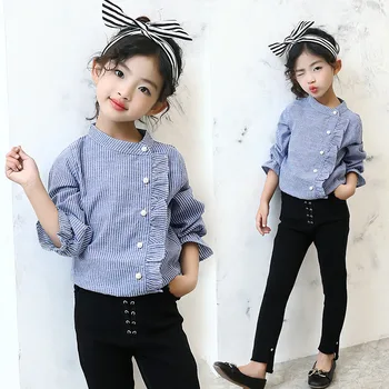 Autumn New Korean Girl Fungus Edge Stripe Side Buckle Shirt Child Round Neck Pure Cotton Other Clothes Shirts Pants 2 Pieces
Autumn New Korean Girl Fungus Edge Stripe Side Buckle Shirt Child Round Neck Pure Cotton Other Clothes Shirts Pants 2 Pieces