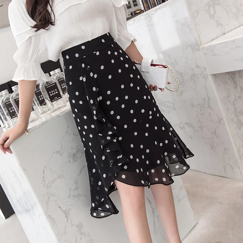 Dot printing ruffles skirt women beach summer chiffon skirts asymmetric 2019 High waist streetwear midi jupe femme plus size 4XL
Dot printing ruffles skirt women beach summer chiffon skirts asymmetric 2019 High waist streetwear midi jupe femme plus size 4XL