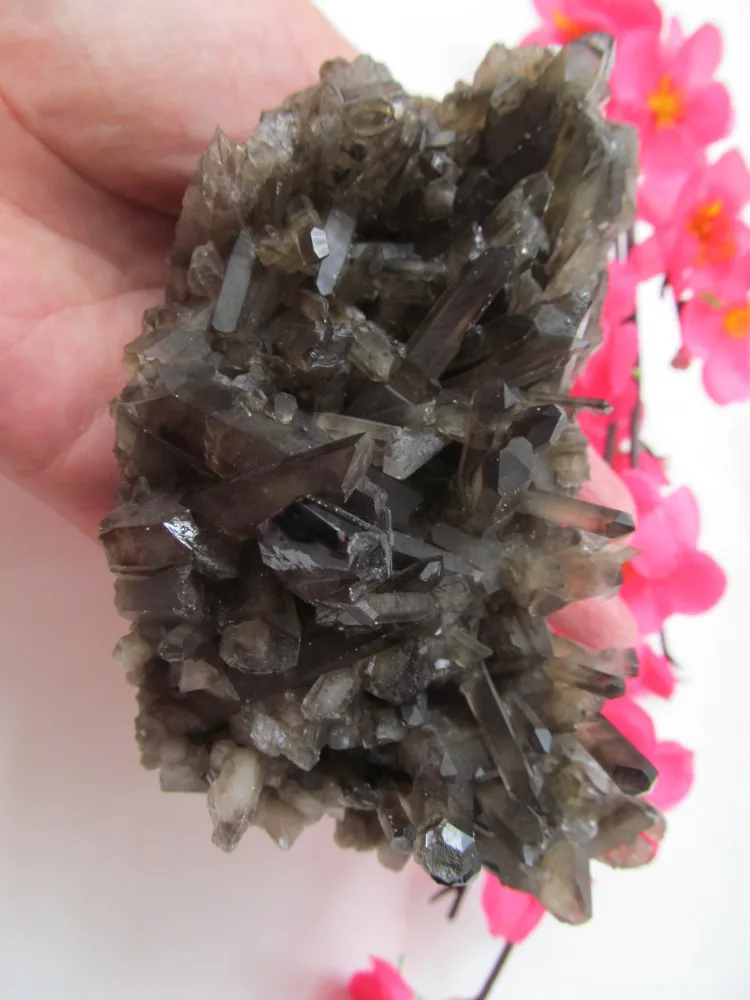 Natural Black Quartz Flowers Crystal Clusters Decoration Resistant Healing Stone Feng Shui Decoration 739g
Natural Black Quartz Flowers Crystal Clusters Decoration Resistant Healing Stone Feng Shui Decoration 739g