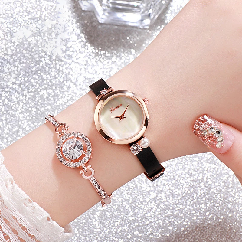 5pcs Strap Casual Chic Diamond Quartz Watch for Women Chic Elegant High Quality Waterproof Roma Dial Rope Strap Wrist Watches
5pcs Strap Casual Chic Diamond Quartz Watch for Women Chic Elegant High Quality Waterproof Roma Dial Rope Strap Wrist Watches