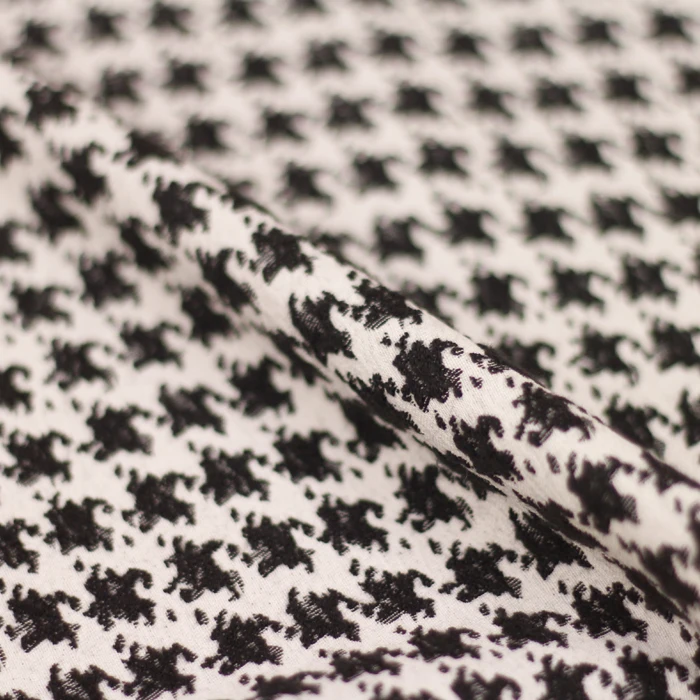 145cm wide satin fabric houndstooth embossed coat windbreaker fashion clothing fabric dress DIY handmade jacquard fabric
145cm wide satin fabric houndstooth embossed coat windbreaker fashion clothing fabric dress DIY handmade jacquard fabric