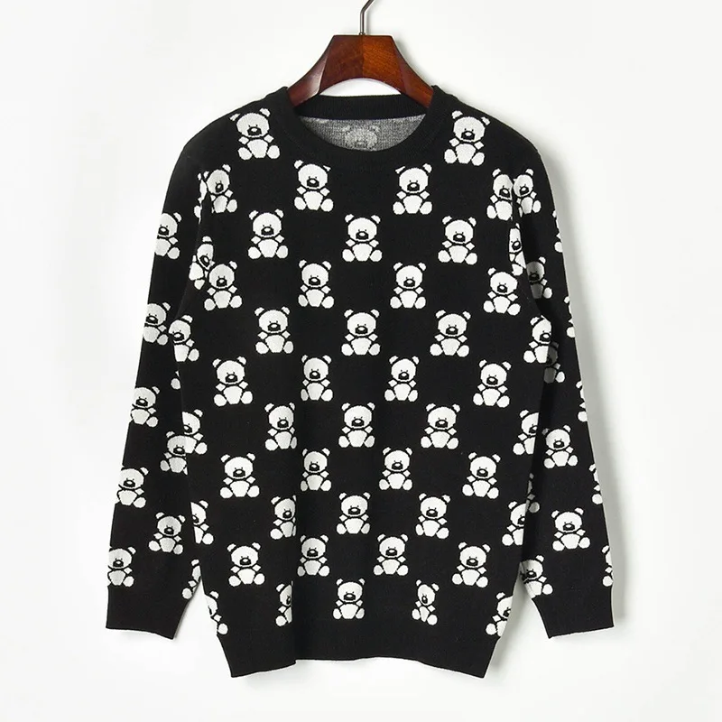 A long-sleeved turtleneck sweater with embroidered cartoon bear pattern is the new winter 2019 model for women
A long-sleeved turtleneck sweater with embroidered cartoon bear pattern is the new winter 2019 model for women
