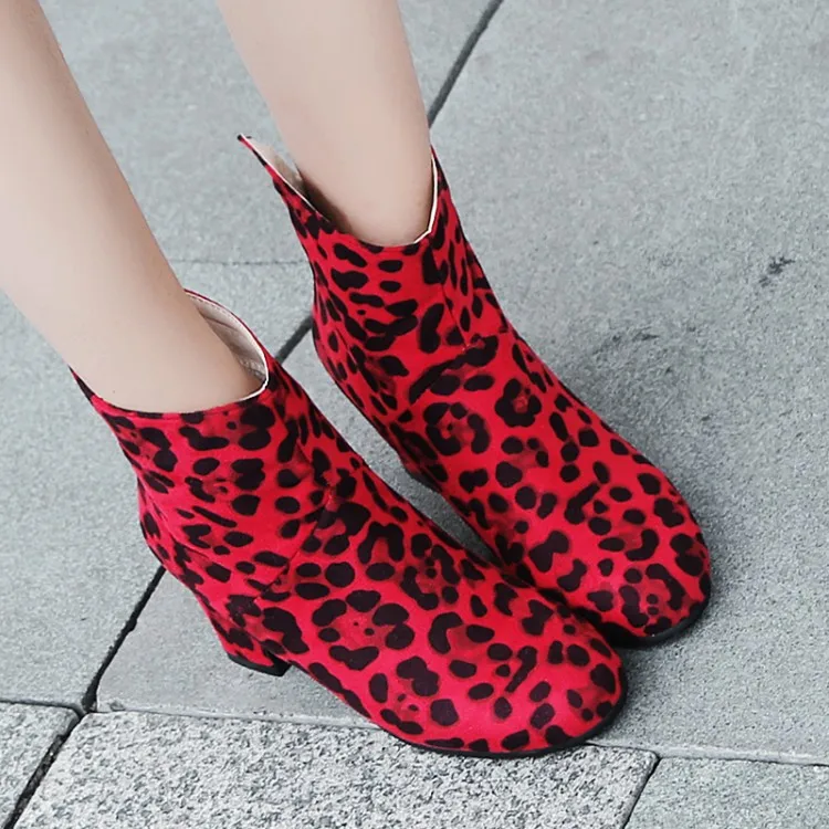 Big Size 11 12 13 14 15 16 Europeans and Americans with round head, thick heel, high heel, zipper, fashionable short boots
Big Size 11 12 13 14 15 16 Europeans and Americans with round head, thick heel, high heel, zipper, fashionable short boots