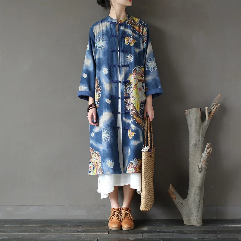 Chinese style Blue Print Long Trench Coat Women Vintage Autumn Fashion Coats Loose Casual Brand Design Coat Manteau Femme A137
Chinese style Blue Print Long Trench Coat Women Vintage Autumn Fashion Coats Loose Casual Brand Design Coat Manteau Femme A137