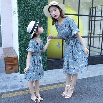 Mother daughter matching floral dress evening casual 2019 teen girls clothing baby mom clothes ruched drawstring dress chiffon
Mother daughter matching floral dress evening casual 2019 teen girls clothing baby mom clothes ruched drawstring dress chiffon