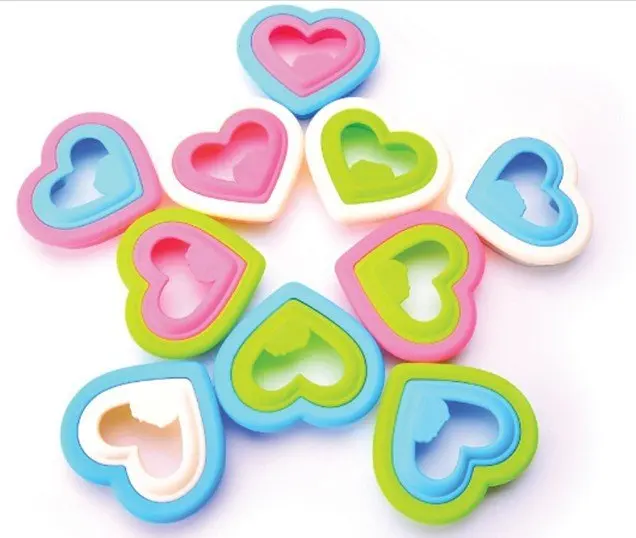 Wholesale 100sets / lot plastic heart shaped sandwich bread maker sandwich mould bread toast cutter DIY tools Free shipping
Wholesale 100sets / lot plastic heart shaped sandwich bread maker sandwich mould bread toast cutter DIY tools Free shipping