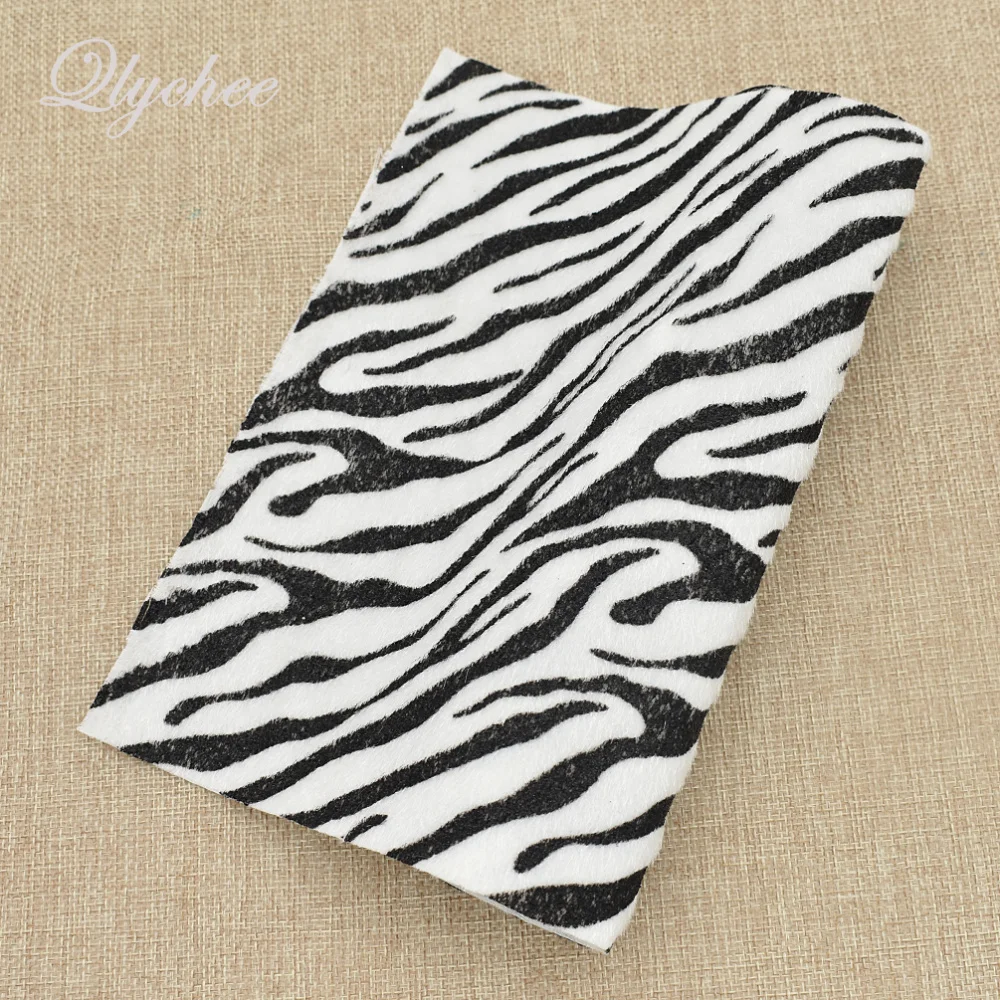 A4 29*21cm Unique Zebra Pattern Synthetic Leather Glitter Fabric For DIY Making Quilting Garment Patchwork
A4 29*21cm Unique Zebra Pattern Synthetic Leather Glitter Fabric For DIY Making Quilting Garment Patchwork