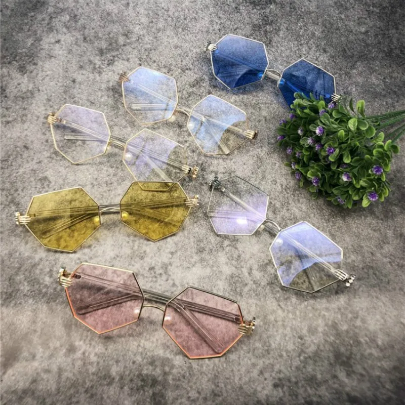 Fashion Pearl Nose Pad Sunglasses Women Irregular Palm Gold Frame Clear Lens Prescription Eyewear Frames
Fashion Pearl Nose Pad Sunglasses Women Irregular Palm Gold Frame Clear Lens Prescription Eyewear Frames