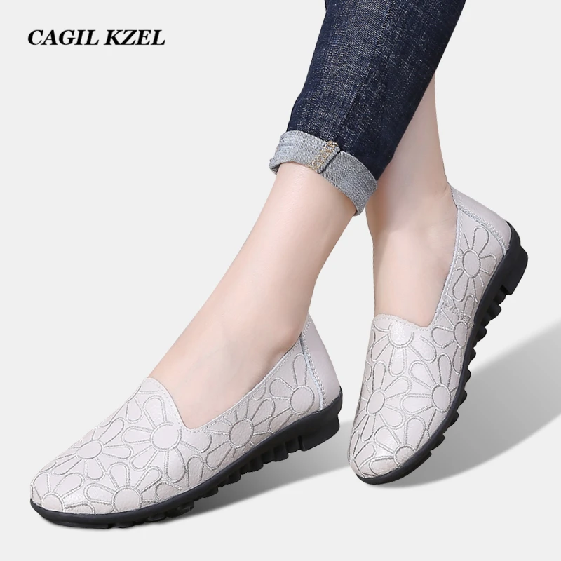 CAGILKZEL 2019 Summer Women Flats Shoes Genuine Leather Slip on Loafers Woman Moccains Casual Ladies Shoes zapatos de mujer
CAGILKZEL 2019 Summer Women Flats Shoes Genuine Leather Slip on Loafers Woman Moccains Casual Ladies Shoes zapatos de mujer