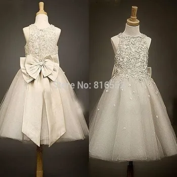 New Scoop Cute Lace Flower Girl Dresses 2019 Ball Gowns Tulle Bows Appliques Girls Pageant Gown Vestido De Daminha QA857
New Scoop Cute Lace Flower Girl Dresses 2019 Ball Gowns Tulle Bows Appliques Girls Pageant Gown Vestido De Daminha QA857