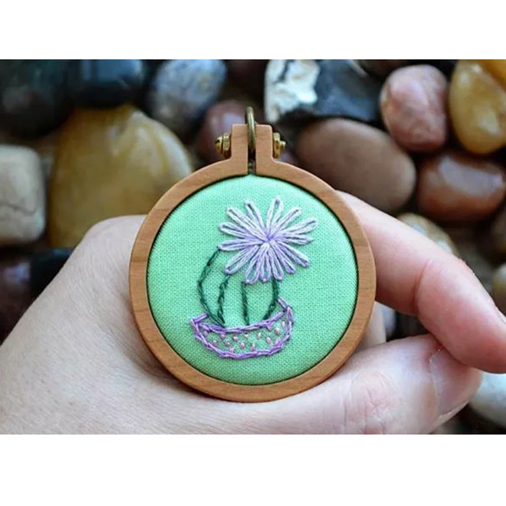 10pcs Mini Round Wooden Embroidery Frame Hoop DIY Art Craft Accessories for Adults Beginners Handicraft Lovers 10pcs Mini Round Wooden Embroidery Frame Hoop DIY Art Craft Accessories for Adults Beginners Handicraft Lovers