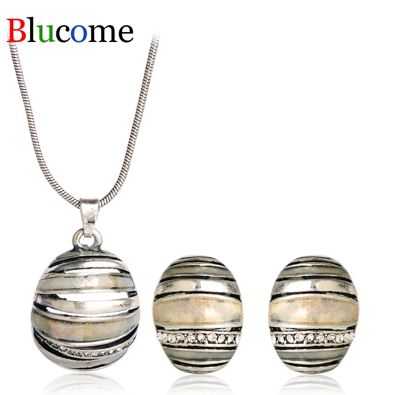 Blucome Vintage Stud Earring Necklace Ring Set Pendant Antique Silver Color Shell Jewelry Sets Women Banquet Party Accessories
Blucome Vintage Stud Earring Necklace Ring Set Pendant Antique Silver Color Shell Jewelry Sets Women Banquet Party Accessories